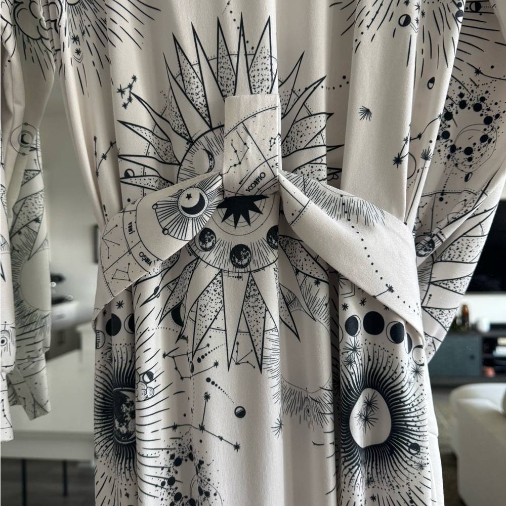 Mason Grey Robe - Picture 5 of 15